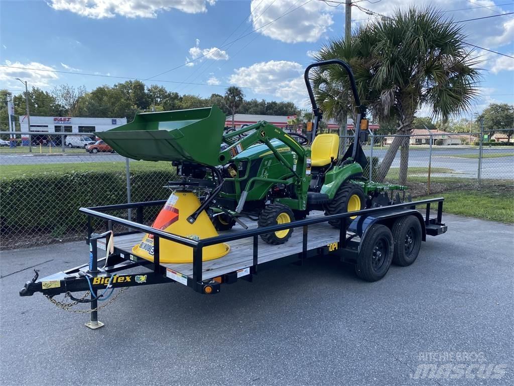 John Deere 1023E Kompaktní traktory