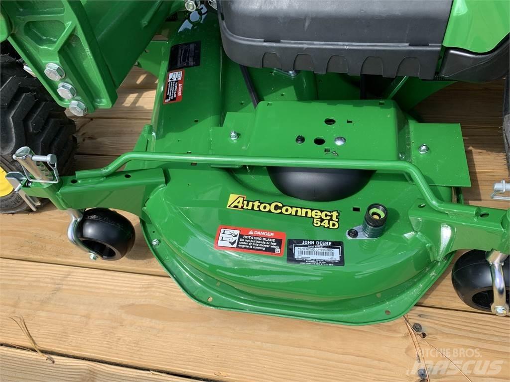 John Deere 1023E Kompaktní traktory