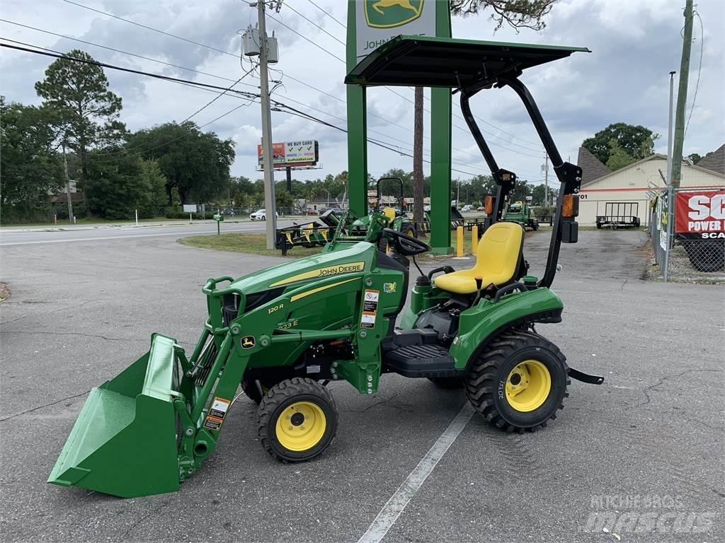 John Deere 1023E Kompaktní traktory