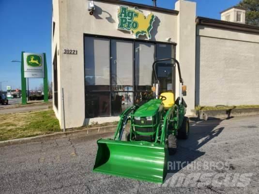 John Deere 1023E Kompaktní traktory