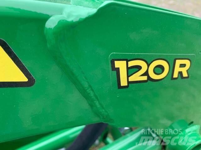 John Deere 1023E Kompaktní traktory
