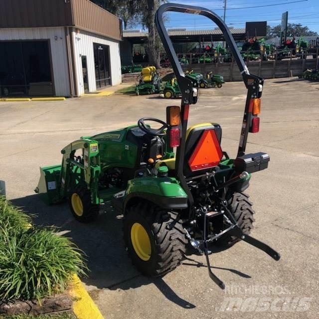 John Deere 1023E Kompaktní traktory