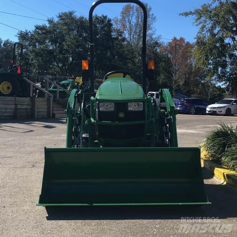 John Deere 1023E Kompaktní traktory