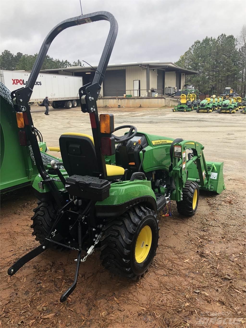 John Deere 1023E Kompaktní traktory