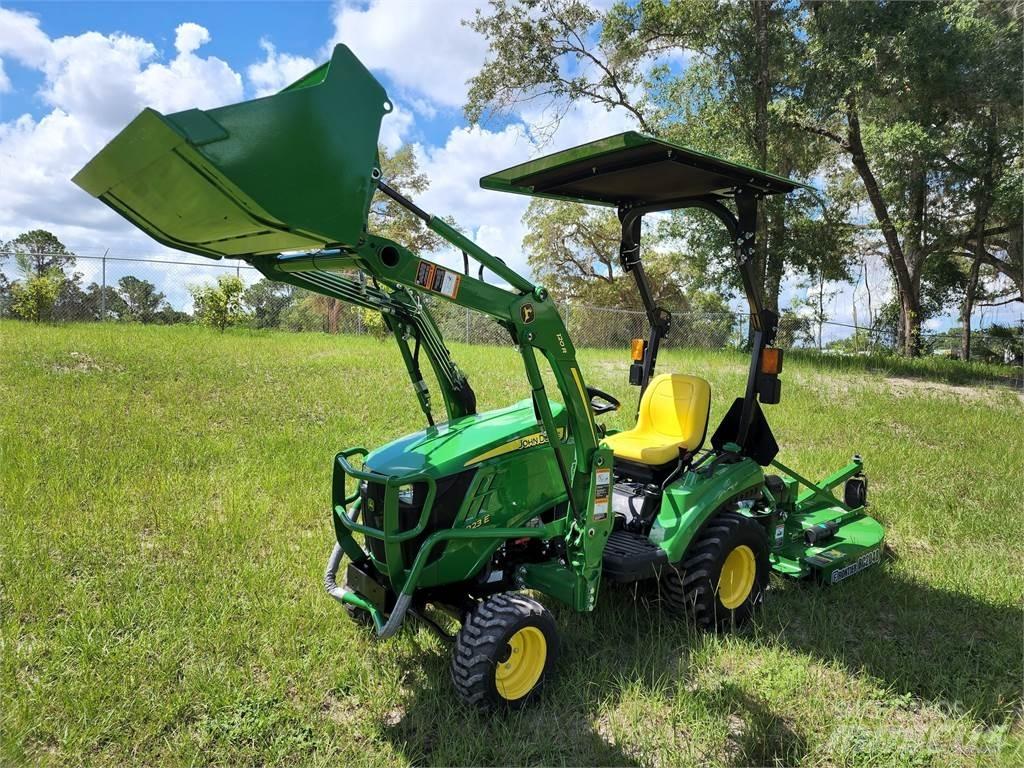John Deere 1023E Kompaktní traktory