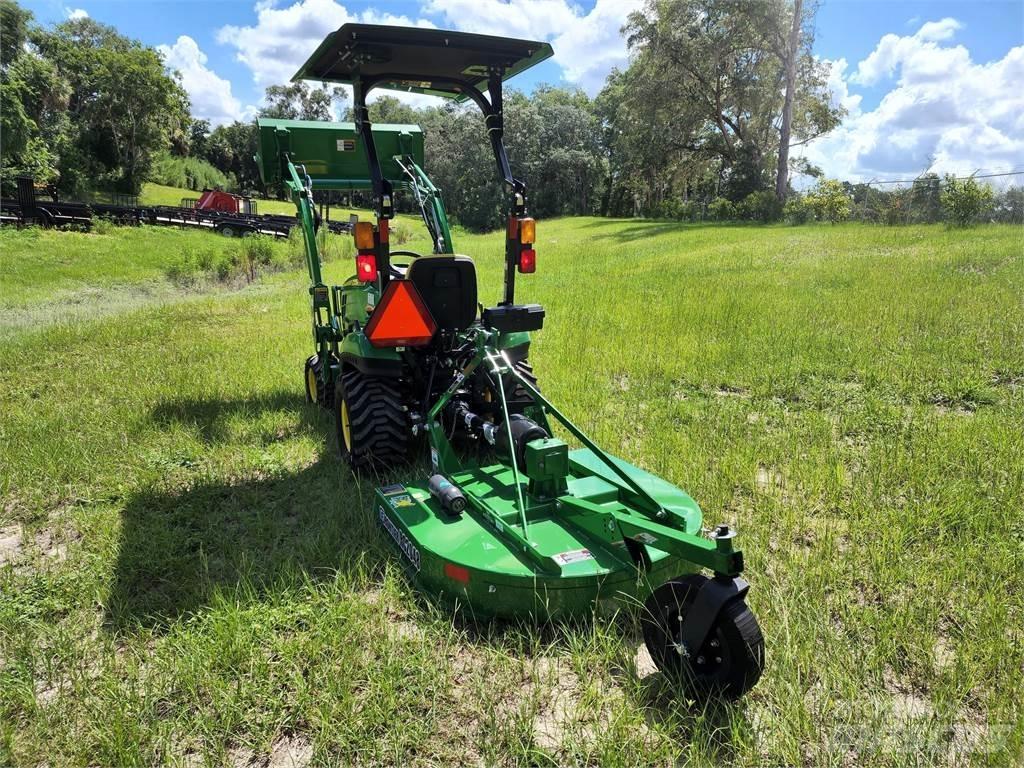 John Deere 1023E Kompaktní traktory