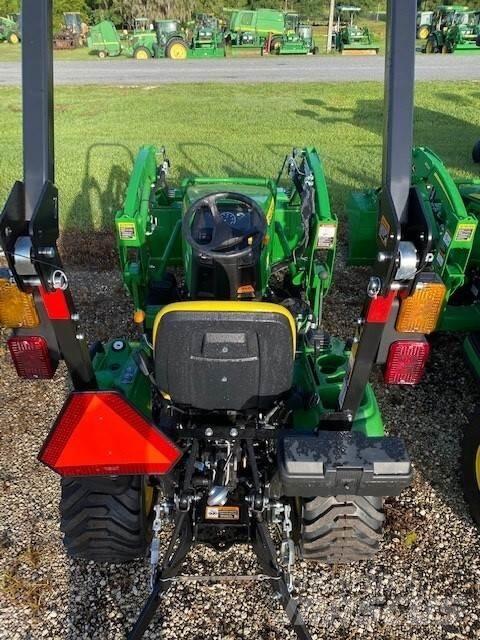 John Deere 1023E Kompaktní traktory