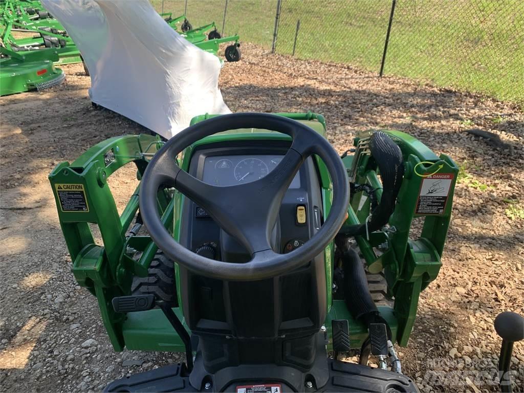 John Deere 1023E Kompaktní traktory