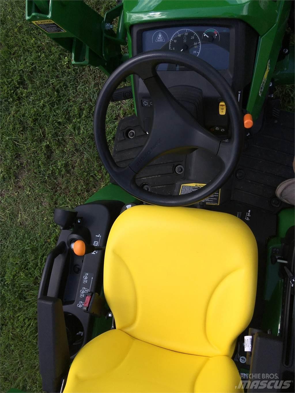 John Deere 1025R Kompaktní traktory
