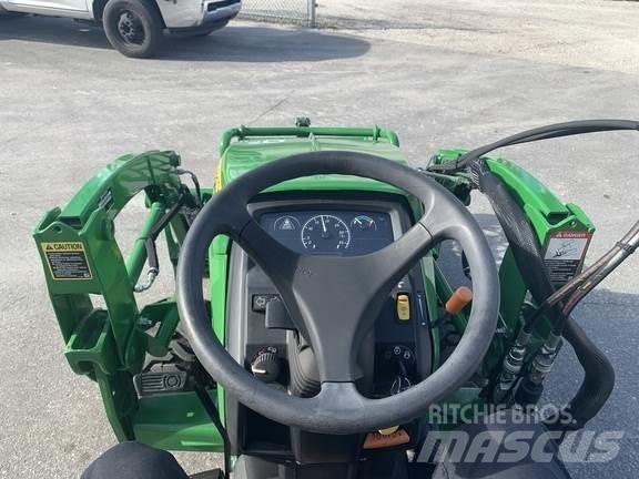 John Deere 1025R Kompaktní traktory