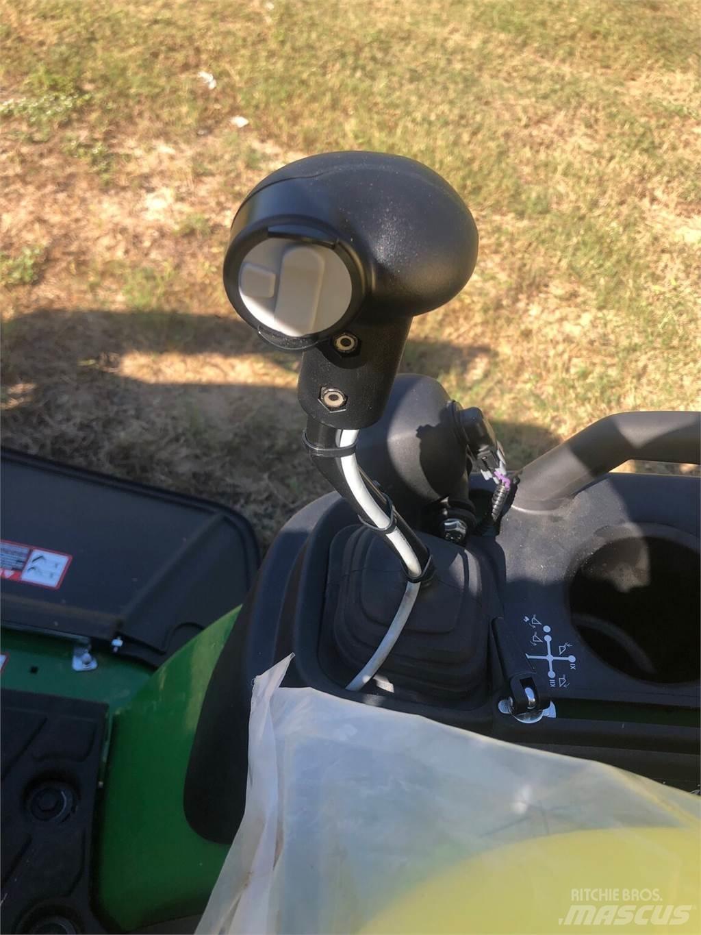 John Deere 1025R Kompaktní traktory
