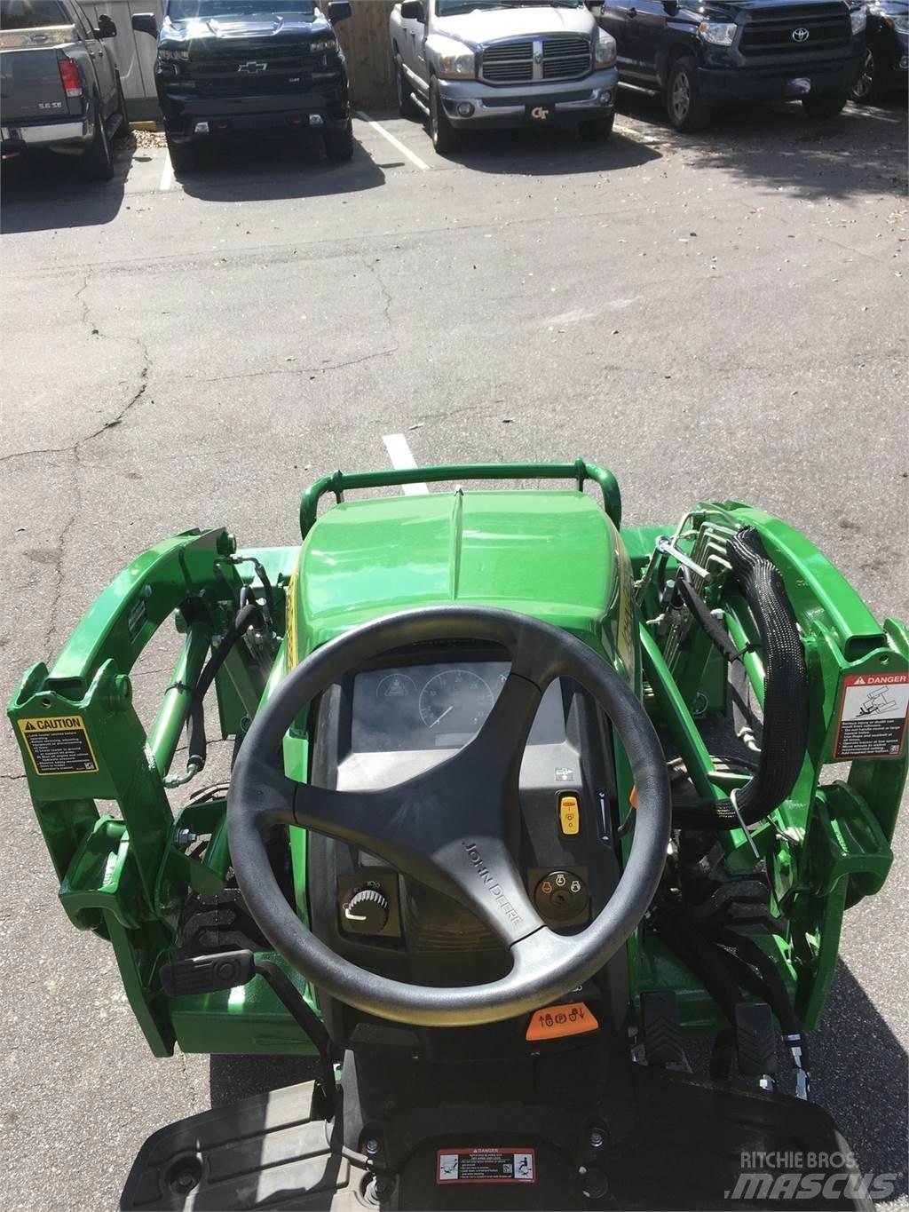 John Deere 1025R Kompaktní traktory