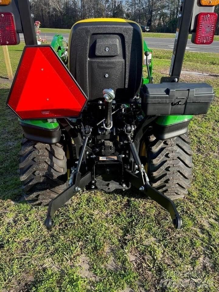 John Deere 1025R Kompaktní traktory