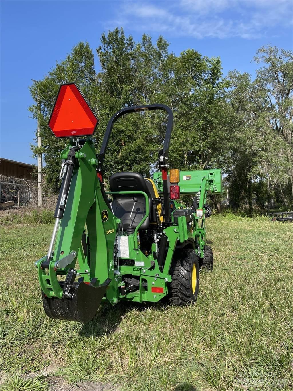 John Deere 1025R Kompaktní traktory