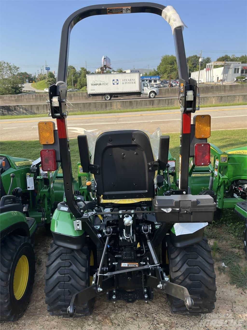 John Deere 1025R Kompaktní traktory