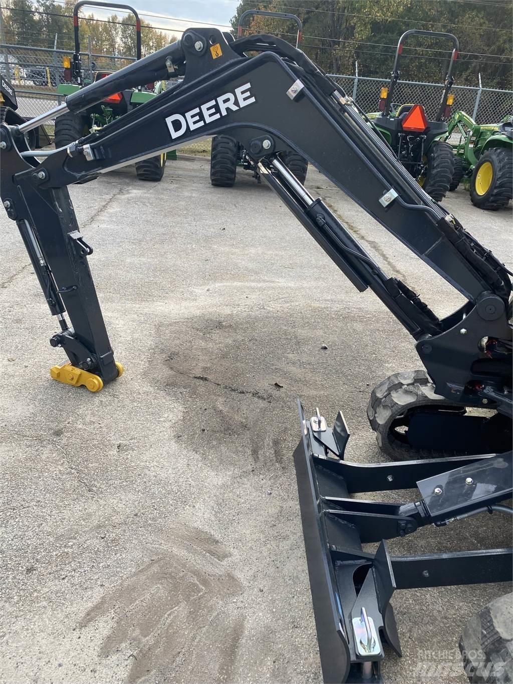 John Deere 17 P Mini rýpadla < 7t