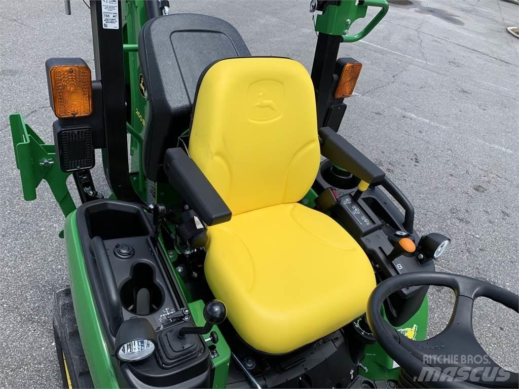 John Deere 2025R Kompaktní traktory