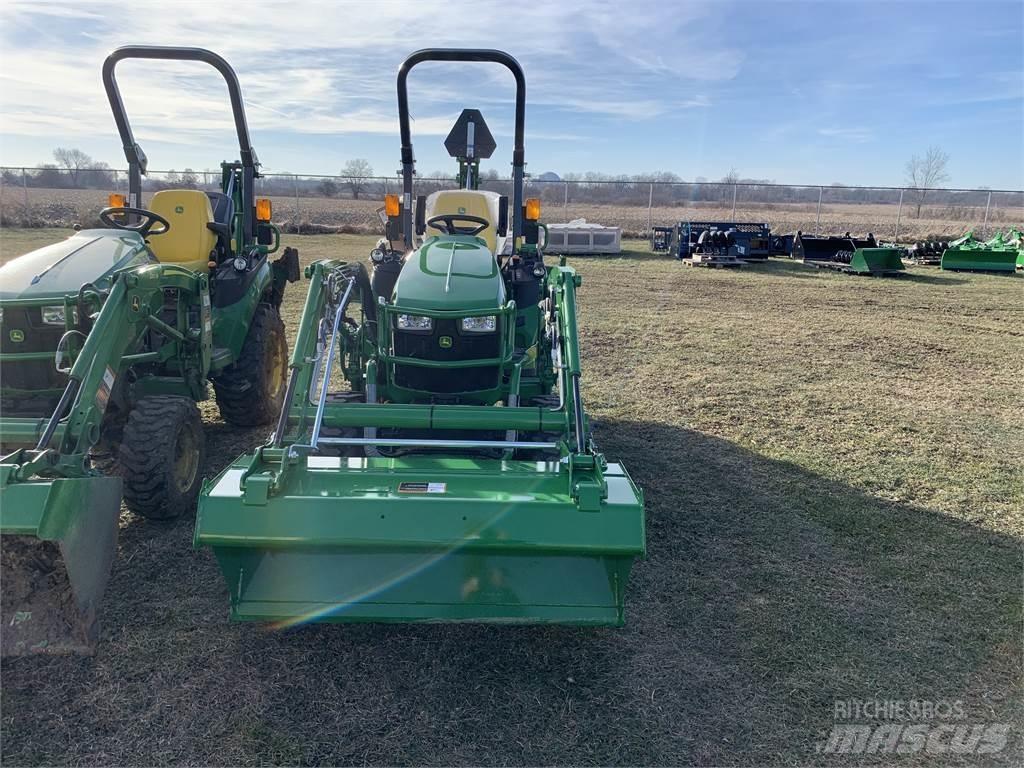 John Deere 2025R Kompaktní traktory