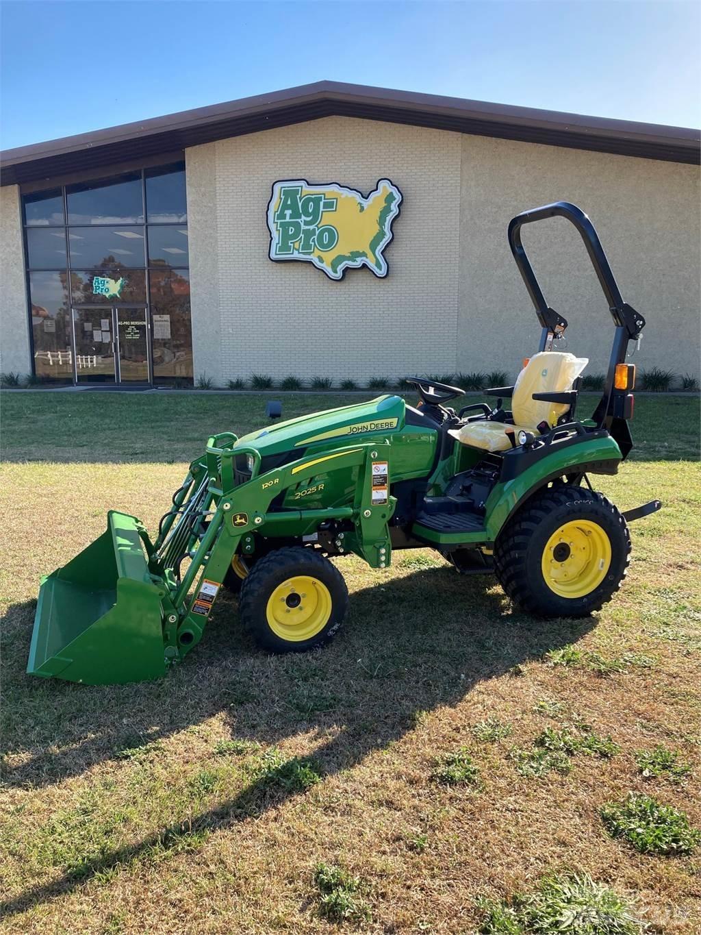 John Deere 2025R Kompaktní traktory
