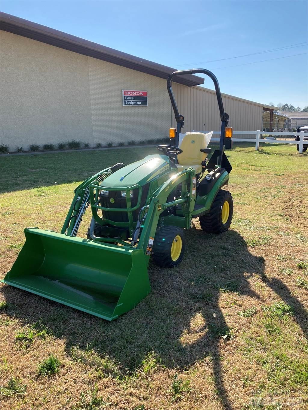 John Deere 2025R Kompaktní traktory