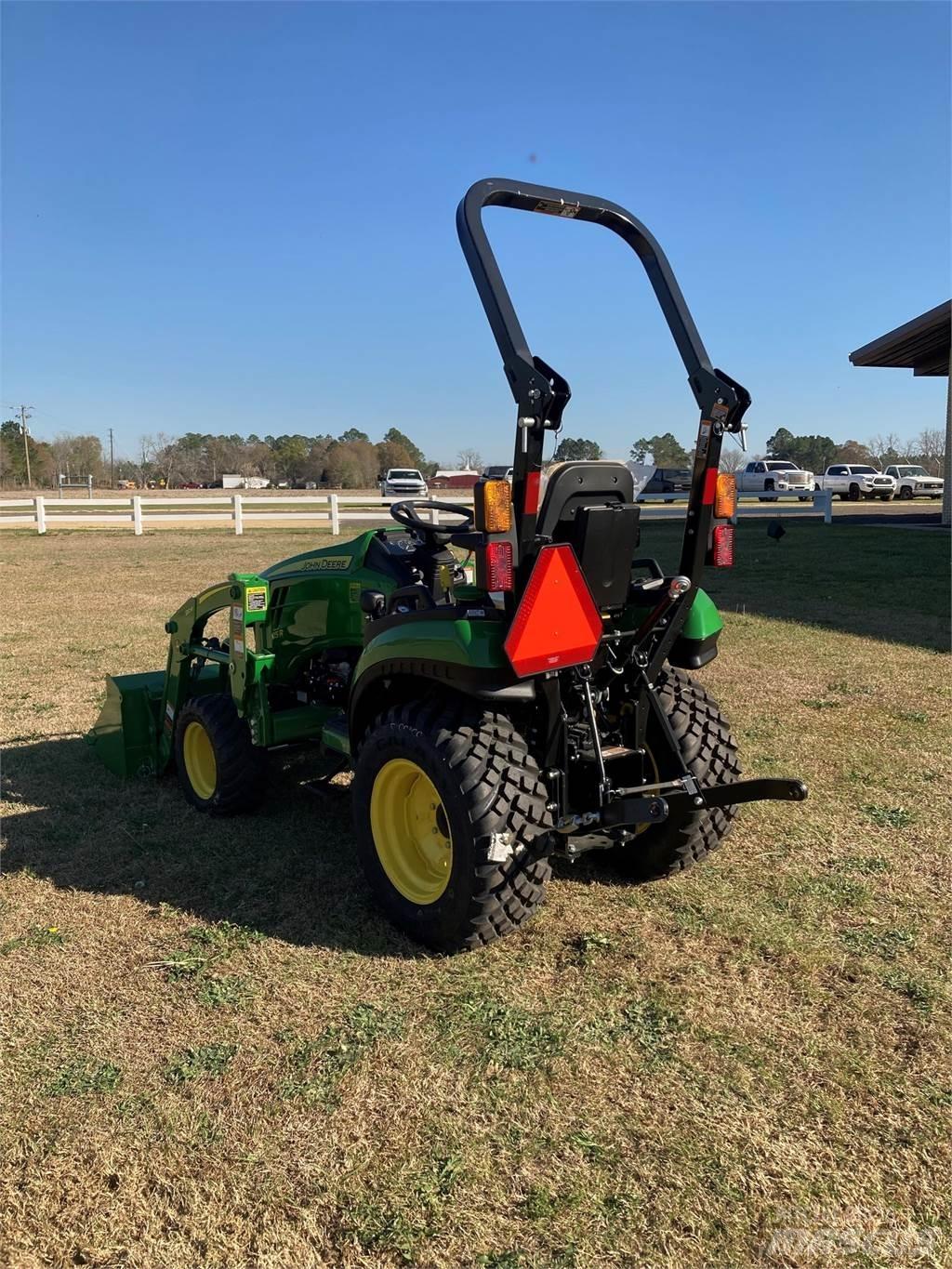 John Deere 2025R Kompaktní traktory