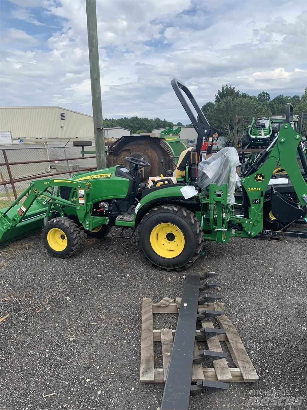 John Deere 2025R Kompaktní traktory