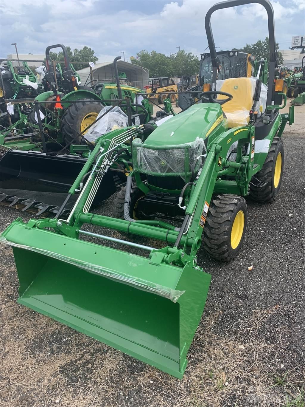John Deere 2025R Kompaktní traktory