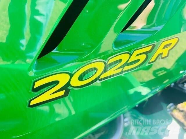 John Deere 2025R Kompaktní traktory