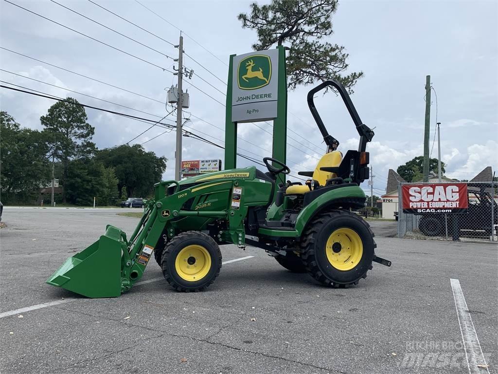 John Deere 2025R Kompaktní traktory