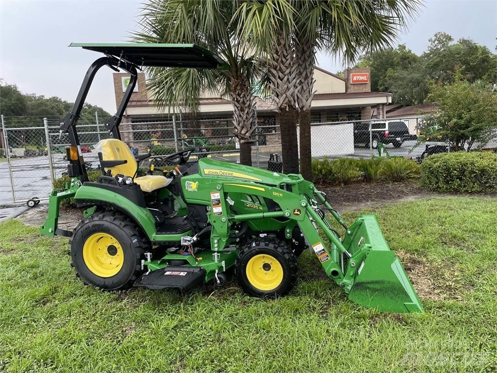 John Deere 2025R Kompaktní traktory