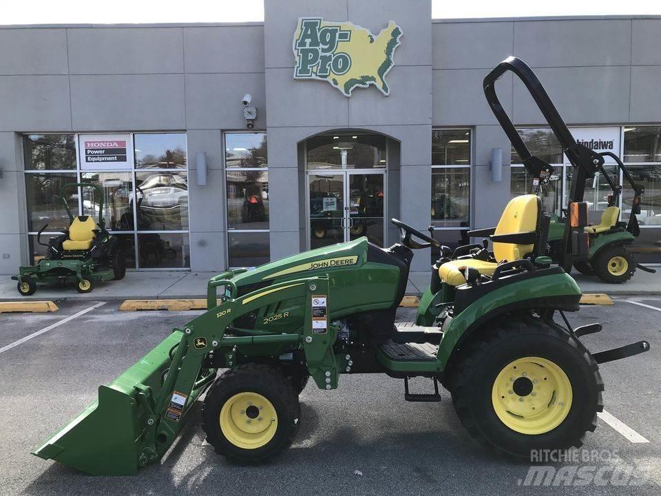 John Deere 2025R Kompaktní traktory