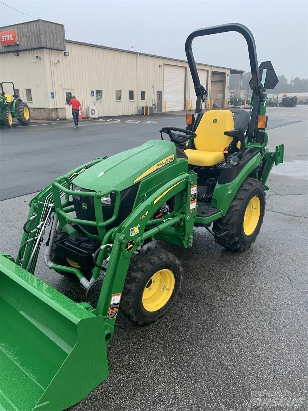 John Deere 2025R Kompaktní traktory