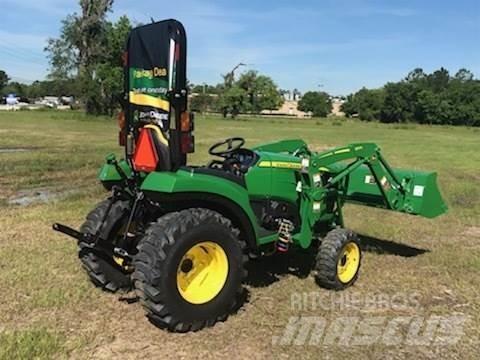 John Deere 2032R Kompaktní traktory