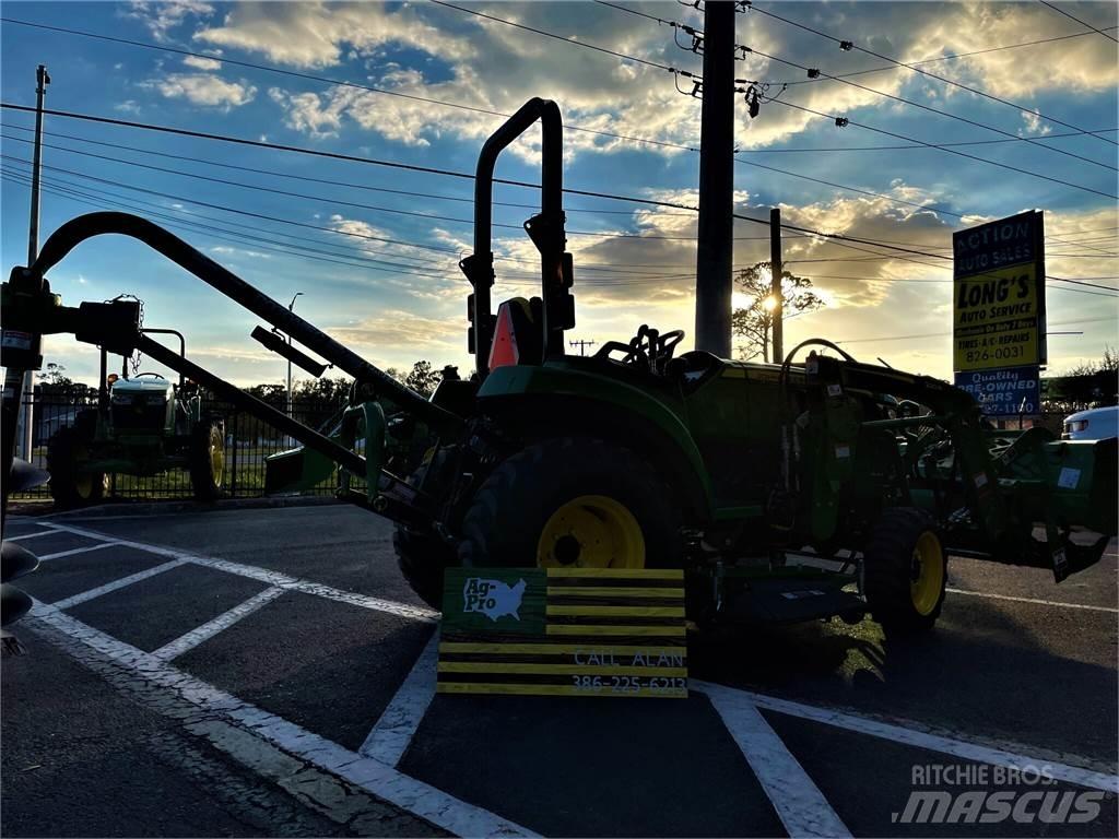 John Deere 2032R Kompaktní traktory