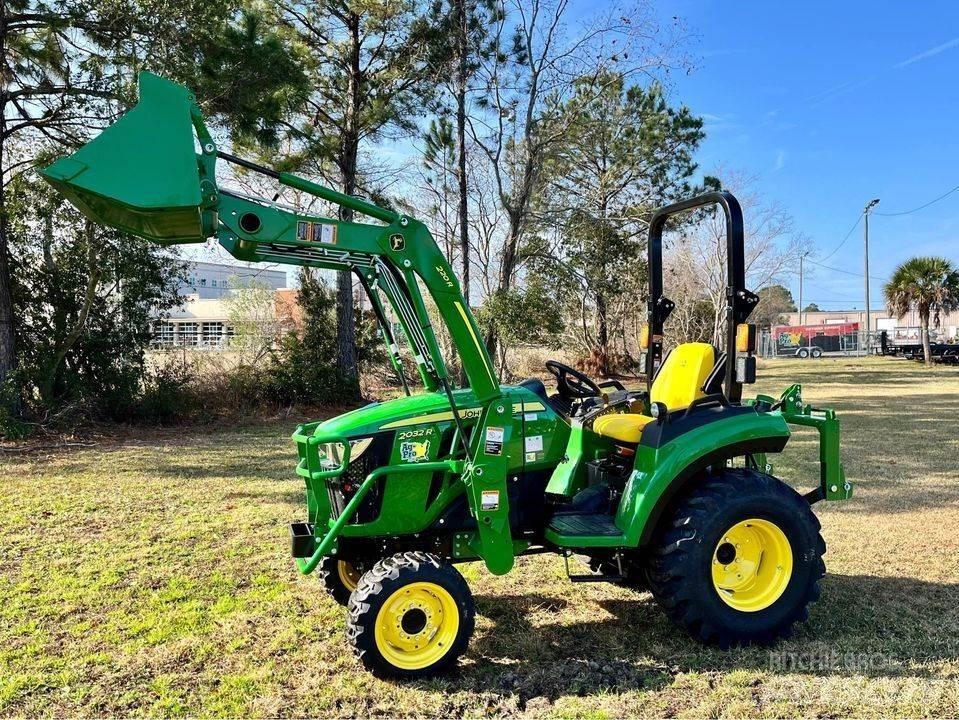 John Deere 2032R Kompaktní traktory