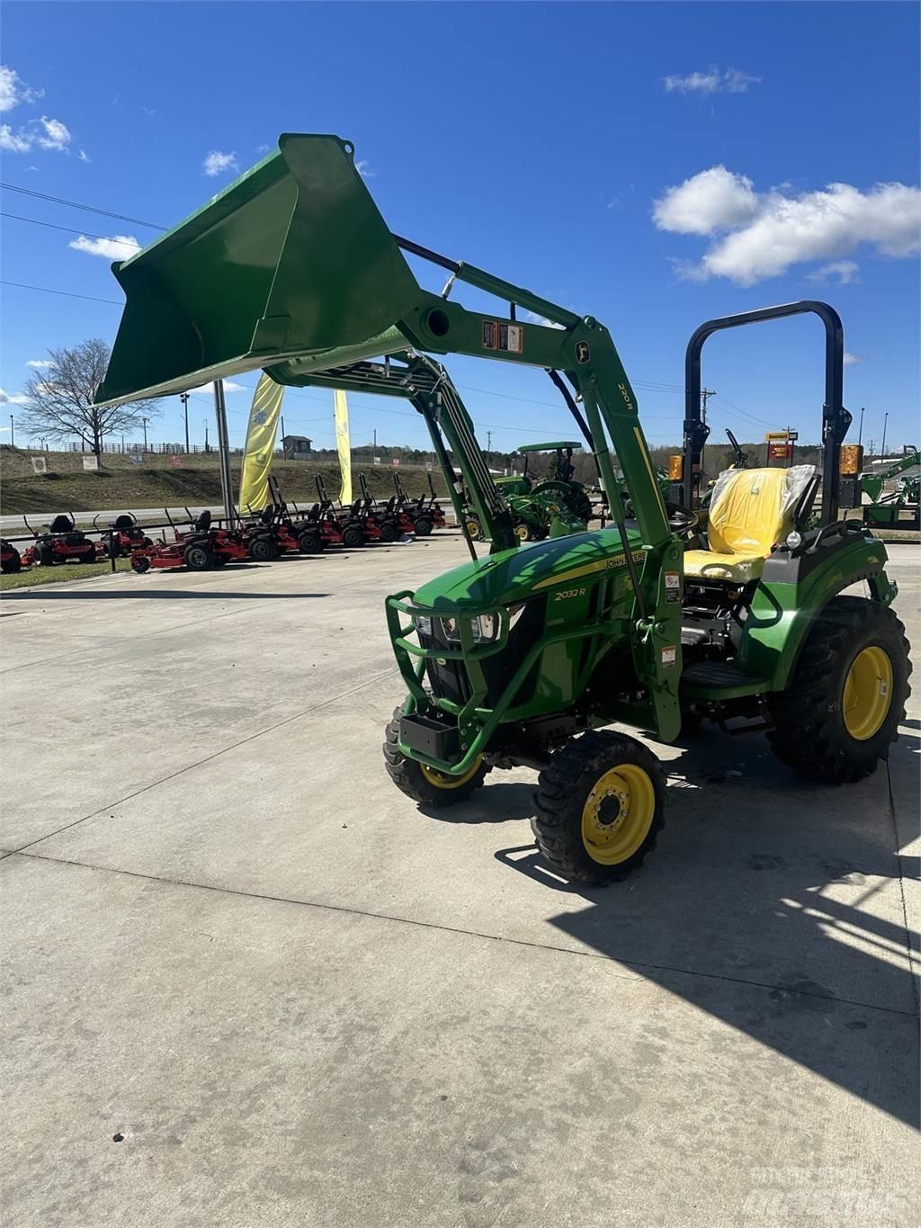 John Deere 2032R Kompaktní traktory