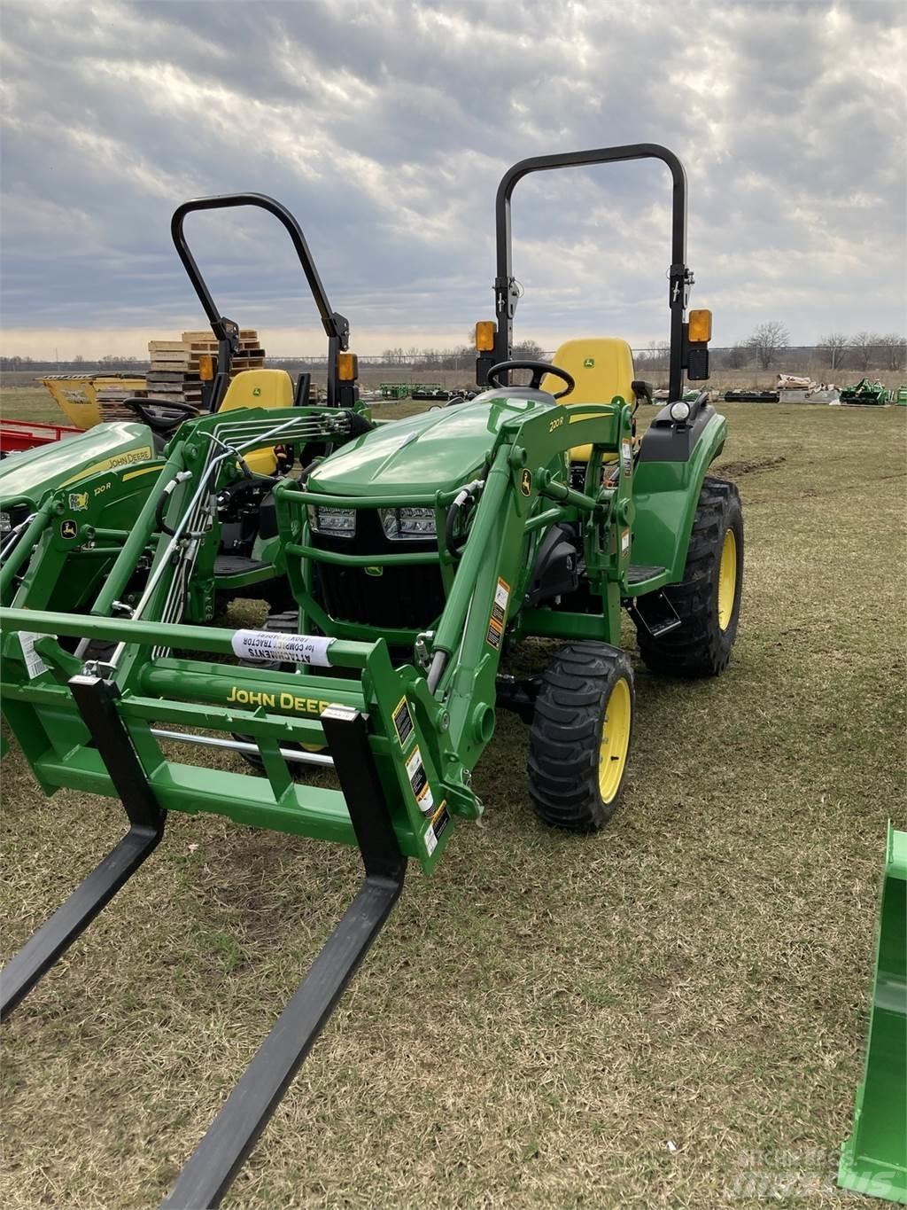 John Deere 2032R Kompaktní traktory