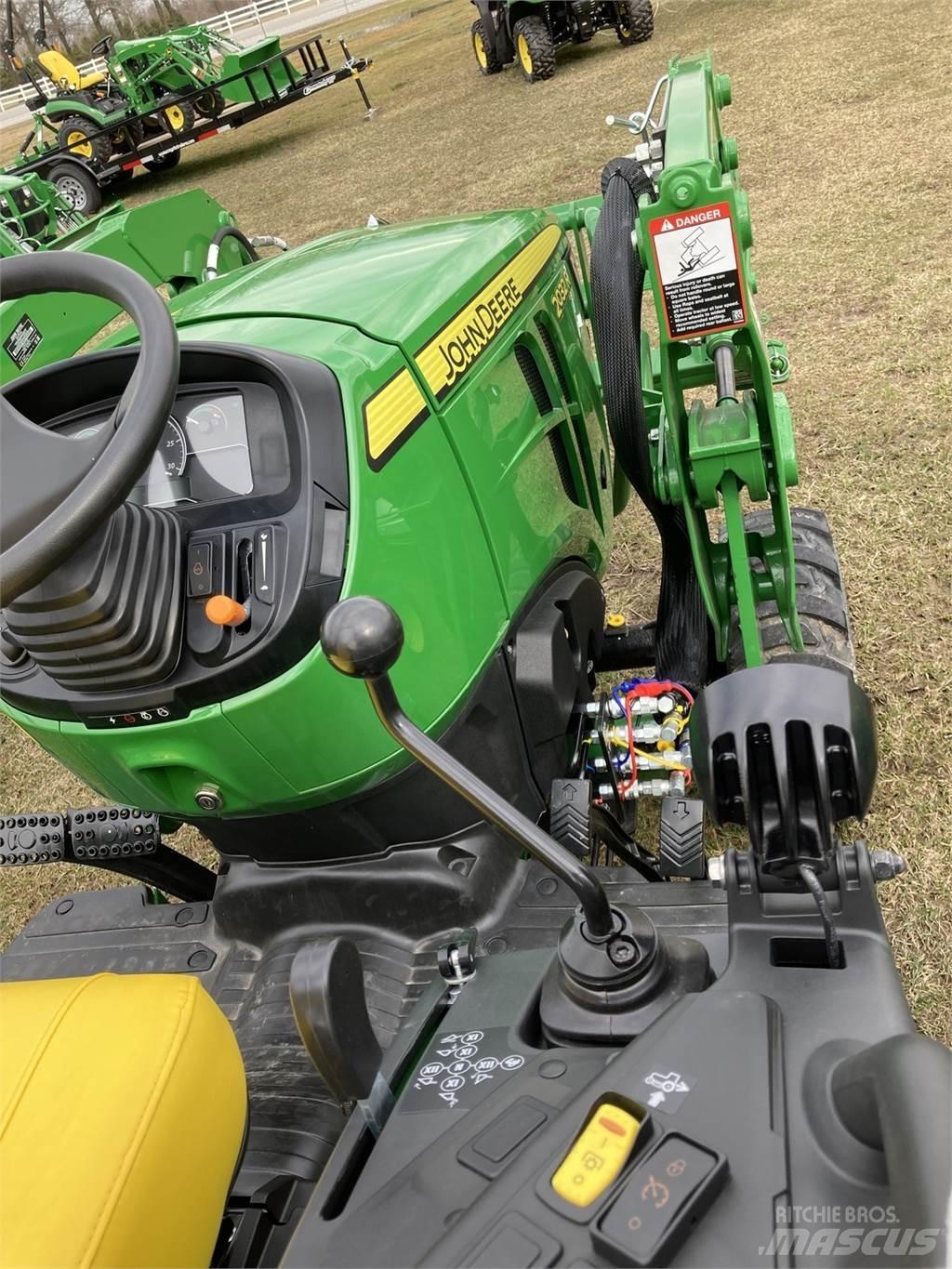 John Deere 2032R Kompaktní traktory