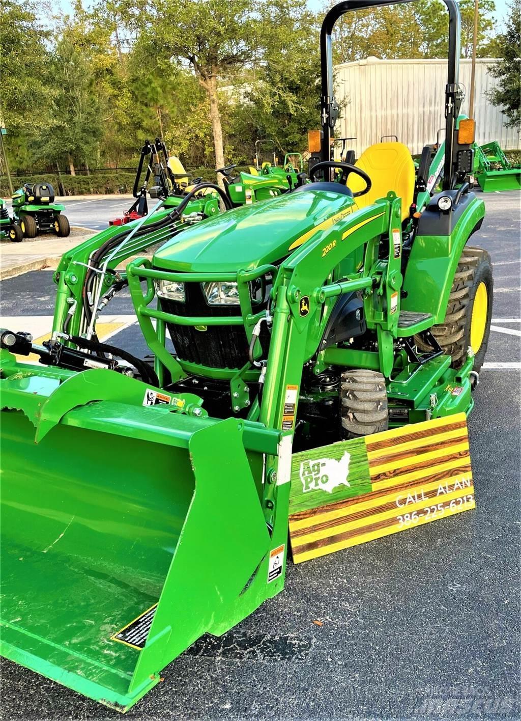 John Deere 2032R Kompaktní traktory