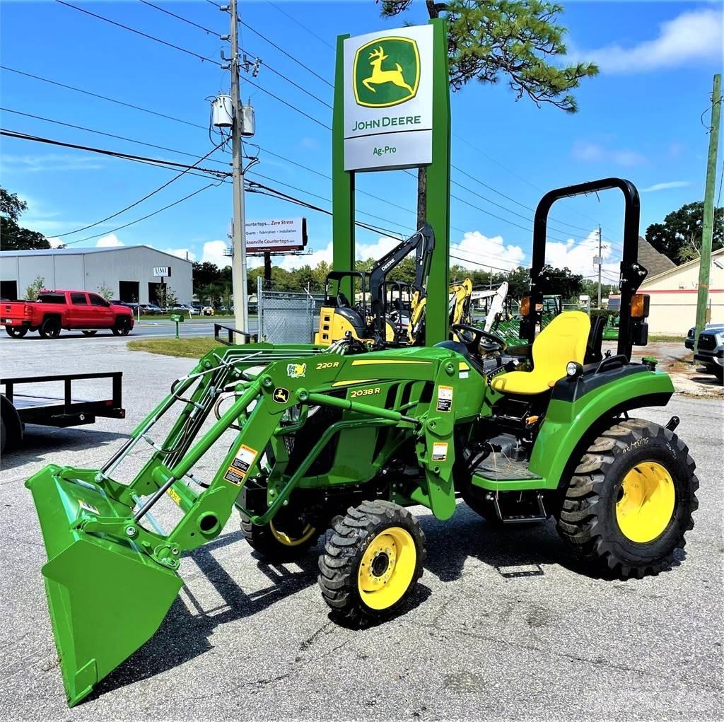 John Deere 2038R Kompaktní traktory