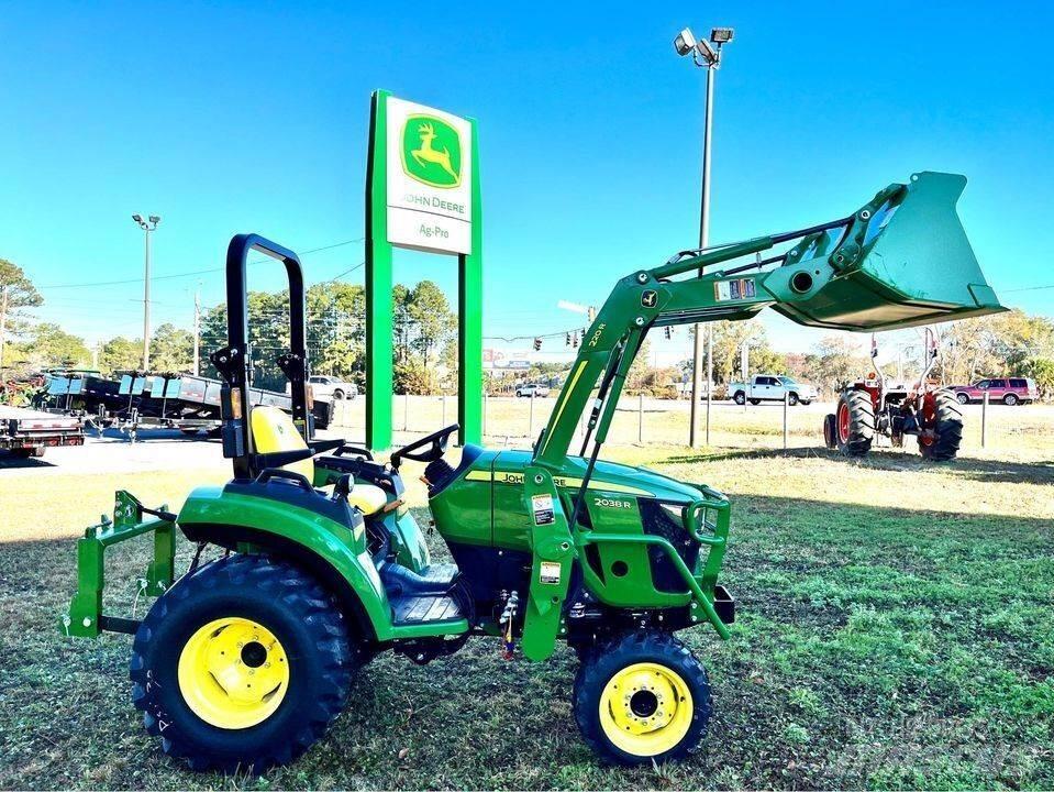 John Deere 2038R Kompaktní traktory
