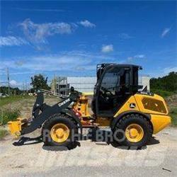 John Deere 204 G Mininakladače