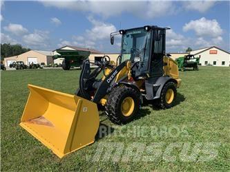 John Deere 244L Kolové nakladače
