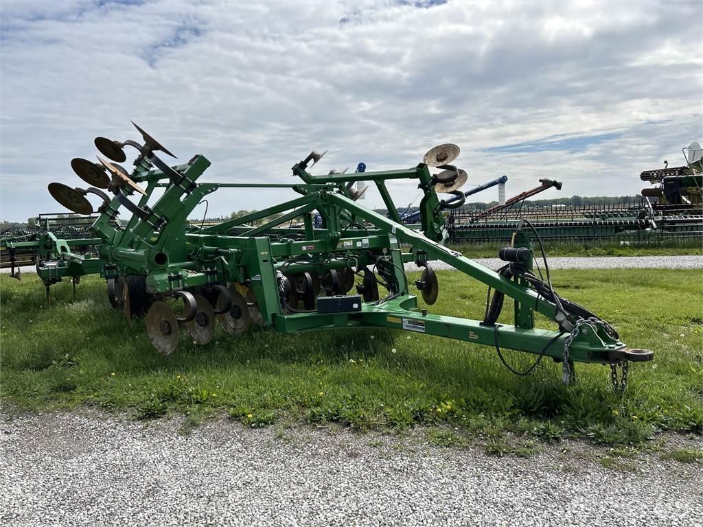 John Deere 2730 Další stroje na zpracování půdy a příslušenství