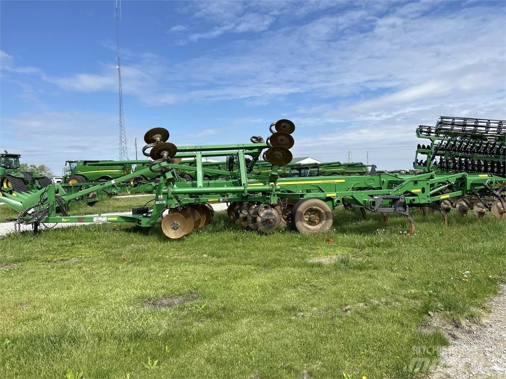 John Deere 2730 Další stroje na zpracování půdy a příslušenství