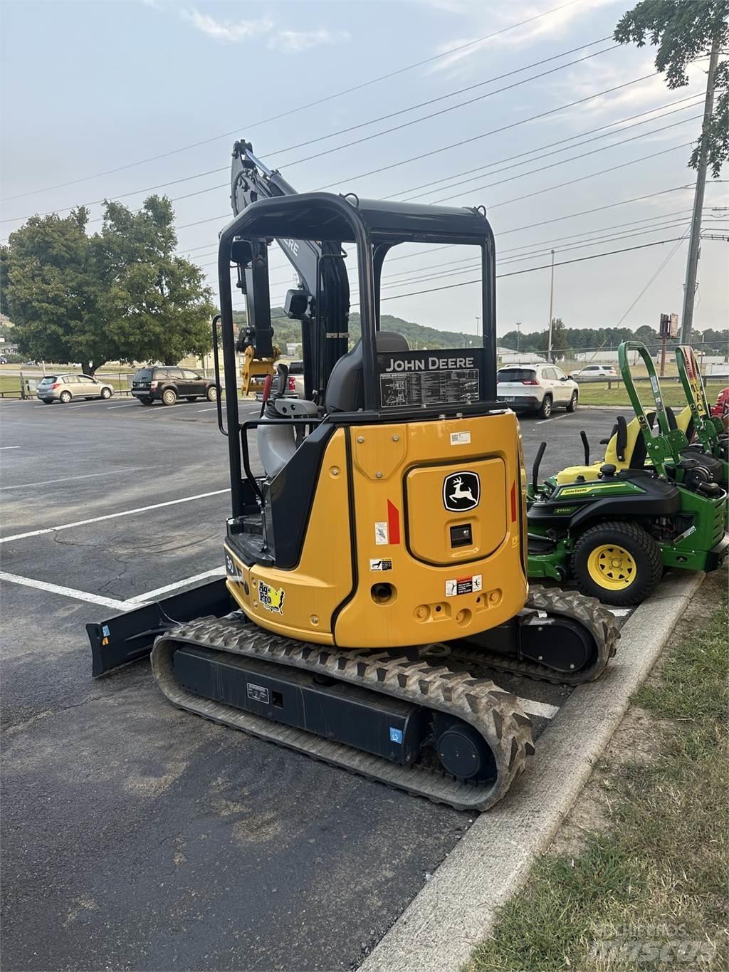 John Deere 30 P Mini rýpadla < 7t
