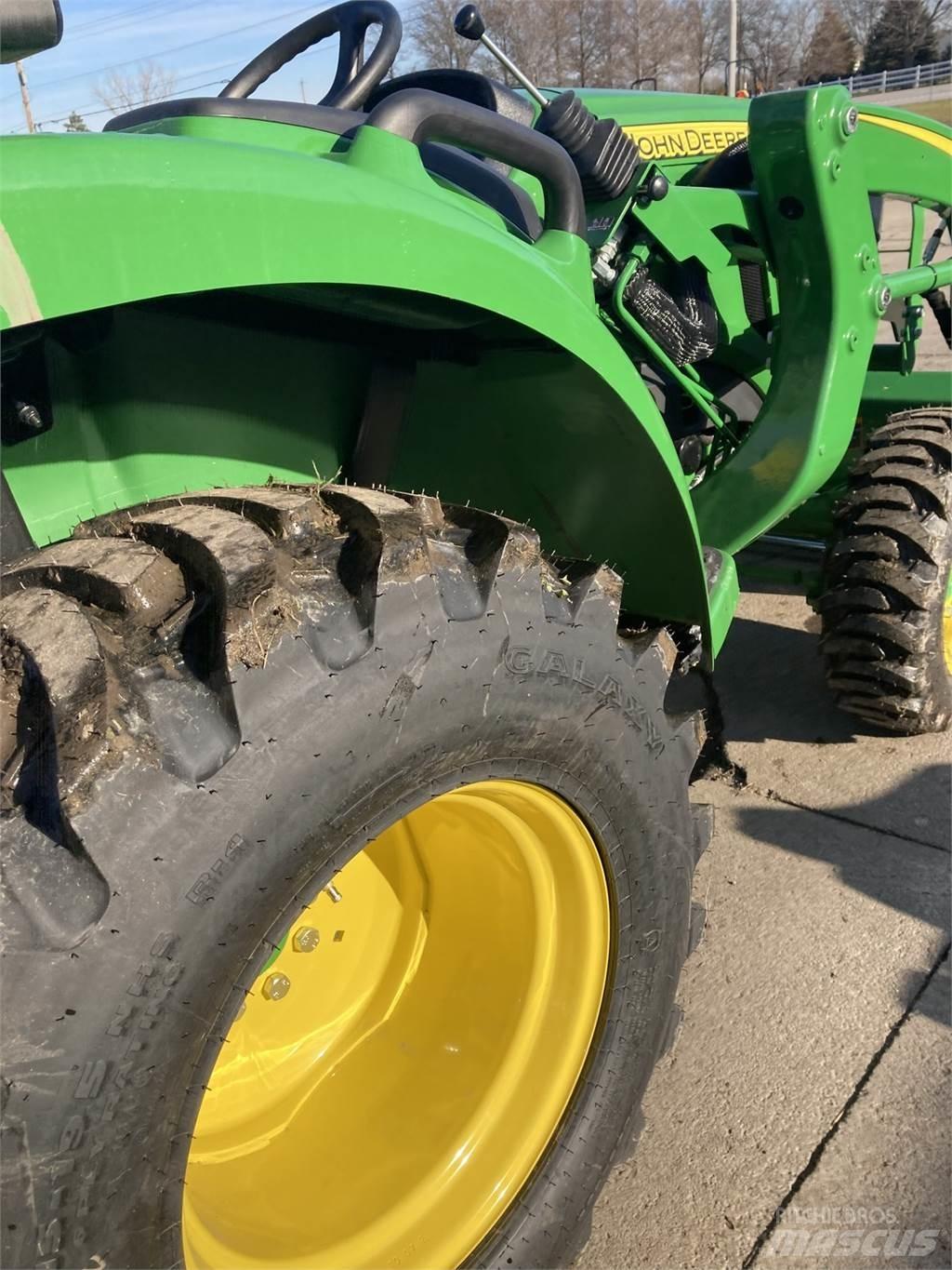 John Deere 3025D Kompaktní traktory