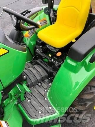 John Deere 3025D Kompaktní traktory