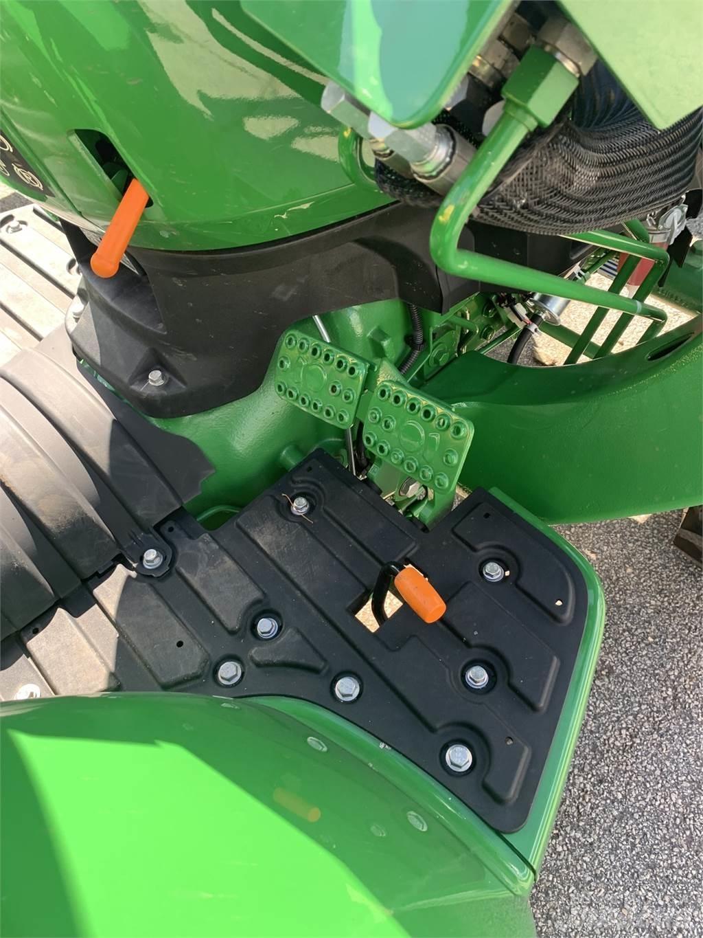 John Deere 3025D Kompaktní traktory