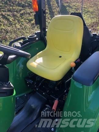 John Deere 3025E Kompaktní traktory